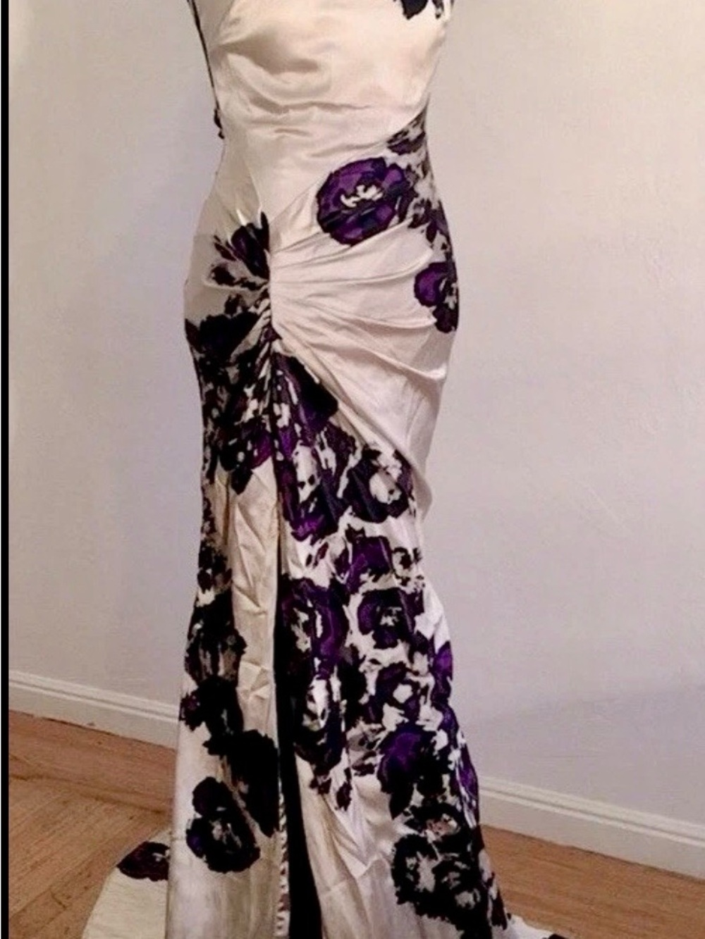 🔥Rare NWT Y2K BEBE Strapless Floral Mermaid Gown
Ruched Floral Goth girl Prom